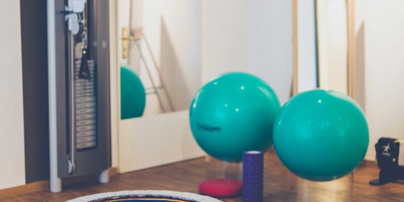 Krankengymnastik am Gerät